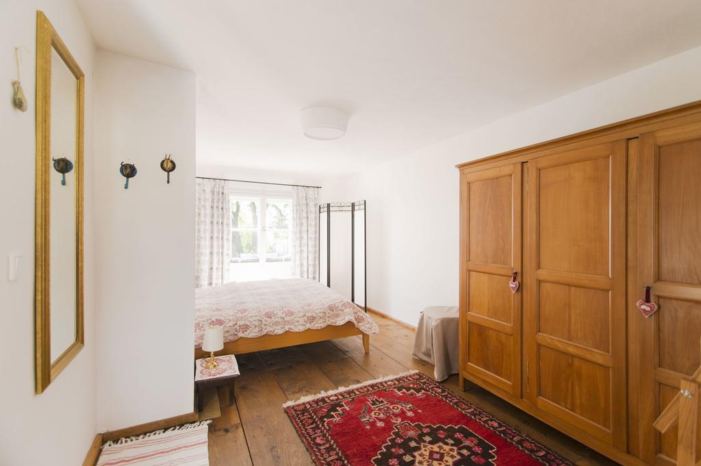 Historischer Pfarrhof Niederleierndorf Langquaid Habitación foto