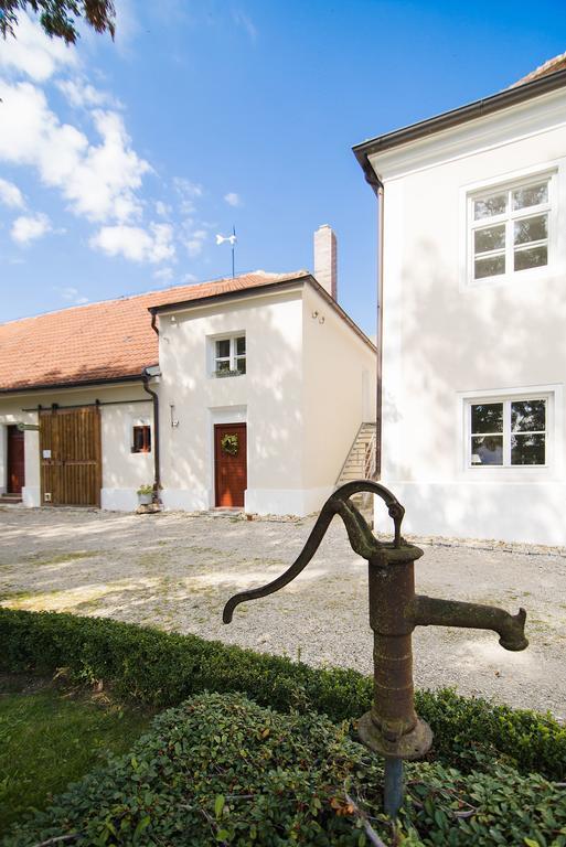 Historischer Pfarrhof Niederleierndorf Langquaid Habitación foto
