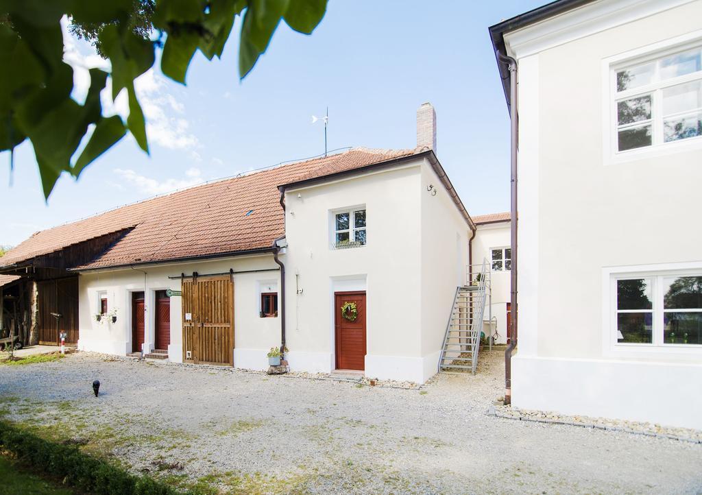 Historischer Pfarrhof Niederleierndorf Langquaid Habitación foto