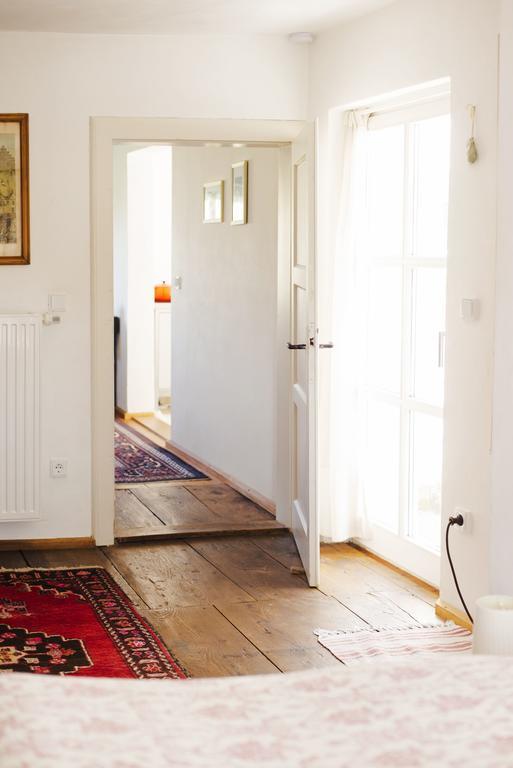 Historischer Pfarrhof Niederleierndorf Langquaid Habitación foto